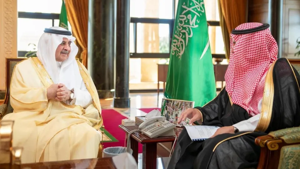 السعودية: أمير تبوك يؤكد على أهمية الأعمال التجارية في المنطقة