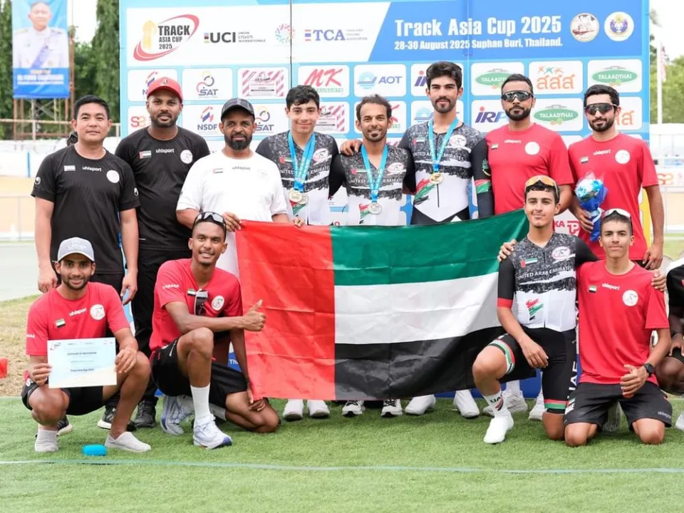 منتخب الإمارات للدراجات يحقق رقماً قياسياً جديداً في بانكوك منتخب الإمارات للدراجات يحقق رقماً قياسياً جديداً في بانكوك