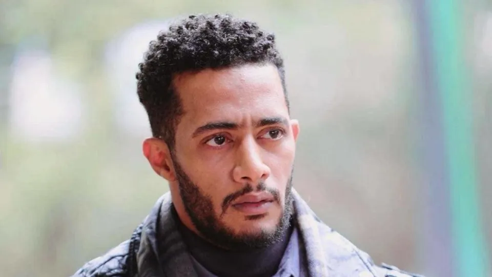 محمد رمضان يوقف حفله في الساحل الشمالي بعد سقوط ألعاب نارية ووفاة أحد أفراد الأمن