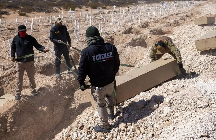 العثور على 32 جثة مقطوعة في قبر جماعي بولاية غواناخواتو المكسيكية
