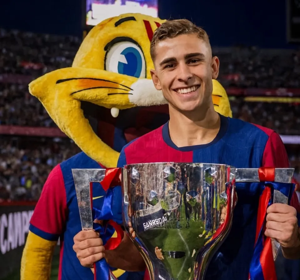 الولاء فوق كل اعتبار: فيرمين لوبيز يرفض إغراءات تشيلسي ويؤكد انتماءه لبرشلونة