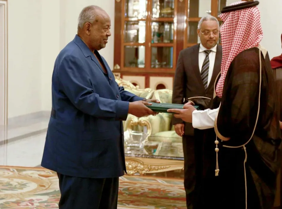 السفير السعودي يقدم أوراق اعتماده لرئيس جمهورية جيبوتي
