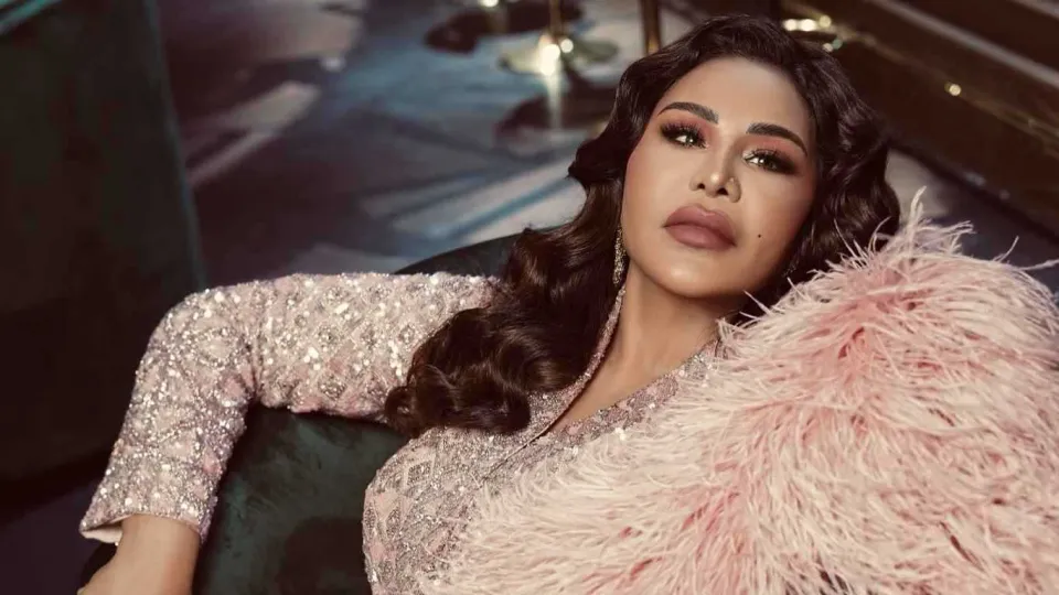 أحلام لإليسا: نحتاج جمعة تسولفنا وتجمعنا بالرياض