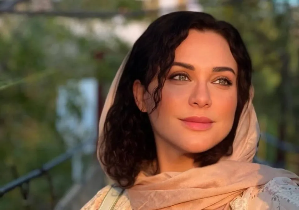 سلاف فواخرجي ترد على الانتقادات بعد إعلان إقامتها في مصر