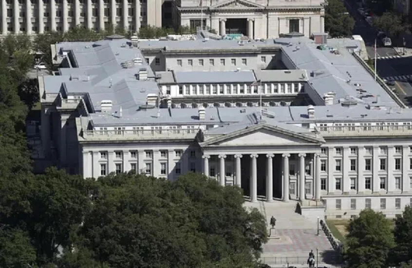 الفيدرالي الأمريكي يخفض الفائدة مجددًا ويُشعل تحركات الأسواق العالمية الفيدرالي الأمريكي يخفض الفائدة مجددًا ويُشعل تحركات الأسواق العالمية