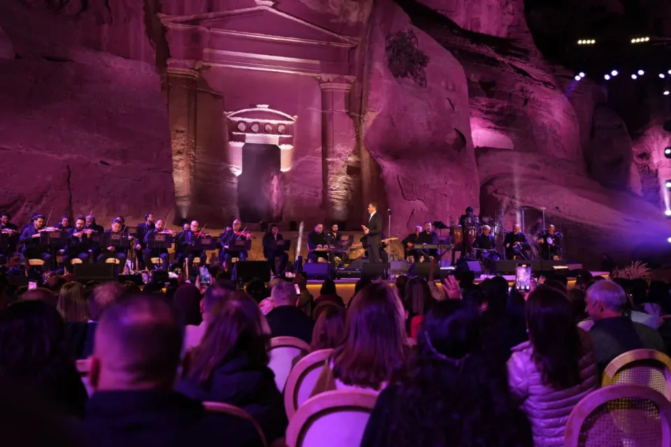 كاظم الساهر يشعل أجواء البترا بحفل أسطوري يعزز مكانة المدينة على خارطة الفعاليات العالمية