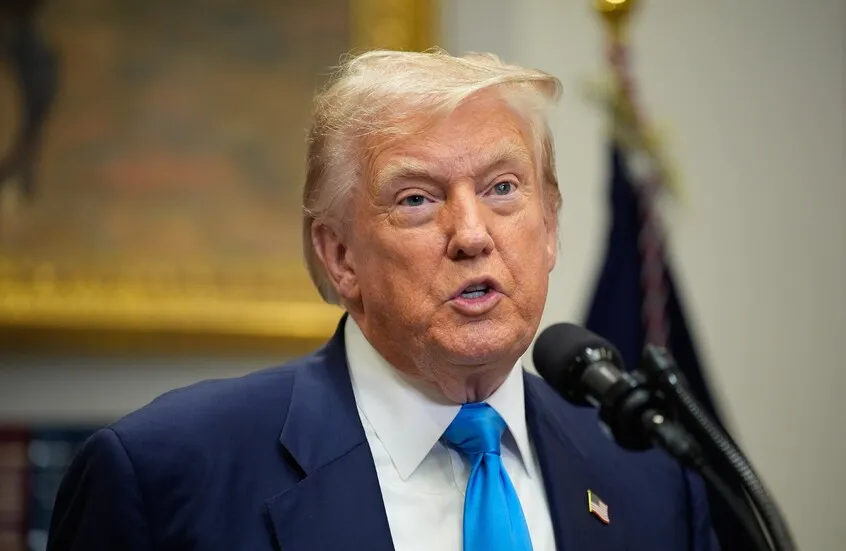 البيت الأبيض يؤكد: ترامب يشارك شخصيًا في منتدى دافوس 2026 بوفد كبير