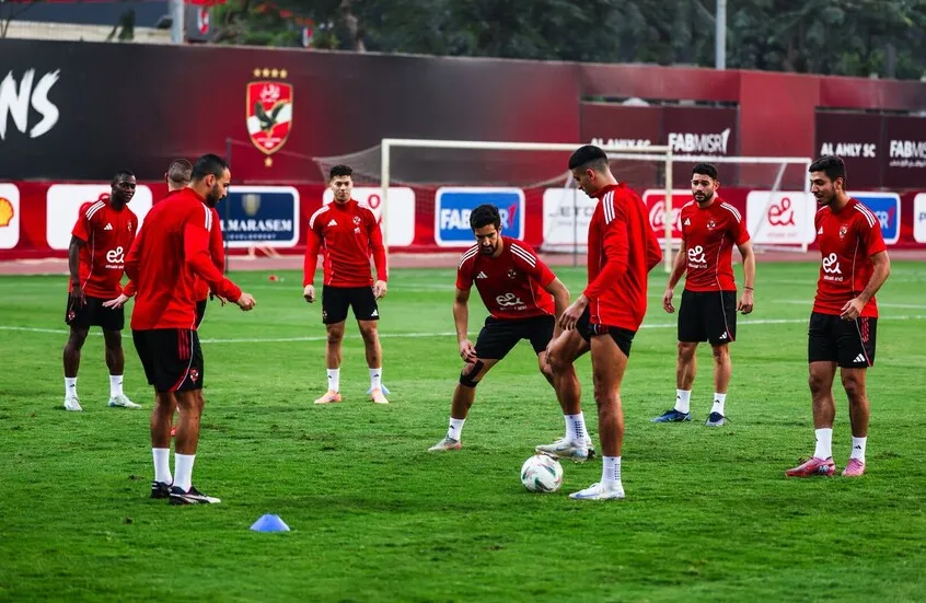 الأهلي يفتتح مشواره الإفريقي بمواجهة شبيبة القبائل.. عودة إمام عاشور ترفع معنويات الفريق