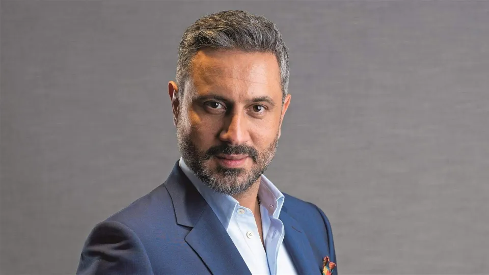 قيس الشيخ نجيب يعلن استعداداته لمشاريع فنية جديدة ويصبح أول سفير لليونيسف في دمشق