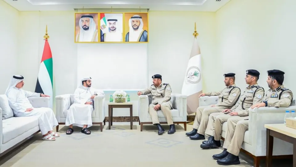 شرطة الشارقة والوفد البحريني تبحثان تعزيز التعاون الأمني وتبادل الخبرات