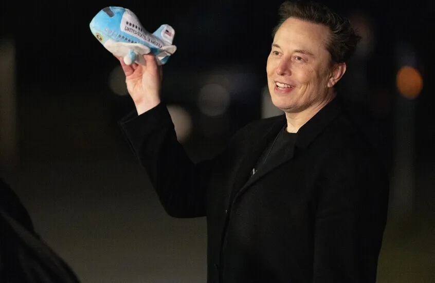 إيلون ماسك أول شخص في التاريخ تتجاوز ثروته 600 مليار دولار