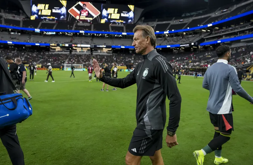 الاتحاد السعودي لكرة القدم ينفي وجود أي نية لإقالة هيرفي رينارد