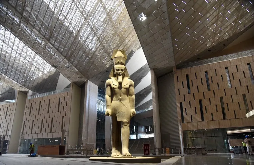 الحكومة المصرية توضح حقيقة فيديوهات «غرق» المتحف الكبير وتلف الأرضيات