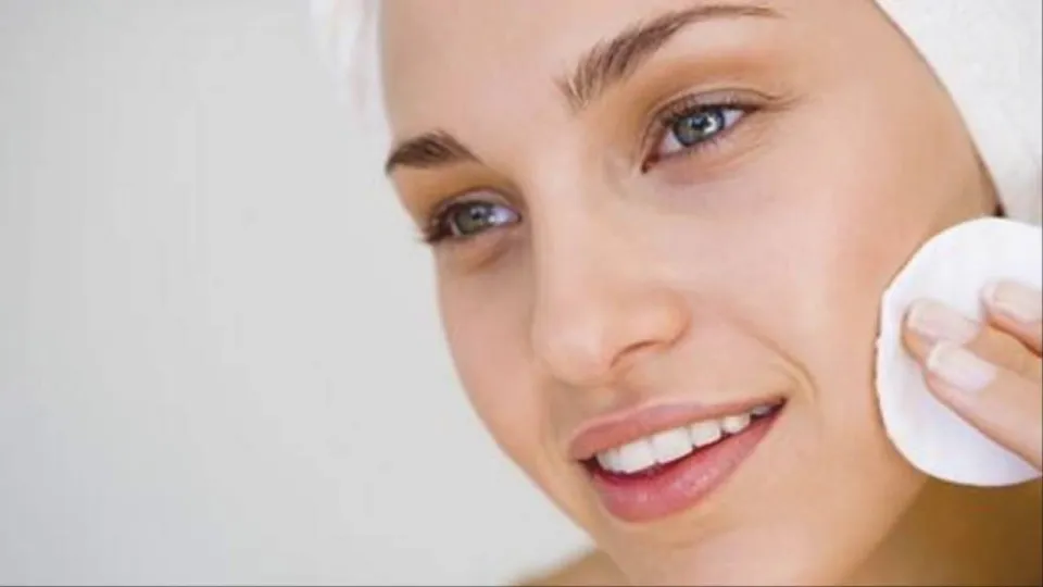 دليل شامل لتجنب أخطاء العناية بالبشرة واستعادة نضارتها الطبيعية