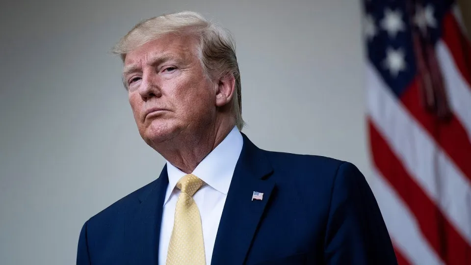 ترامب يهدد الدول المهرّبة للمخدرات إلى الولايات المتحدة بالهجوم