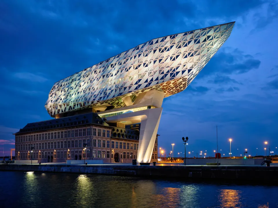 الجمارك البلجيكية تصادر 55 طناً من الكوكايين في ميناء أنتويرب خلال 2025