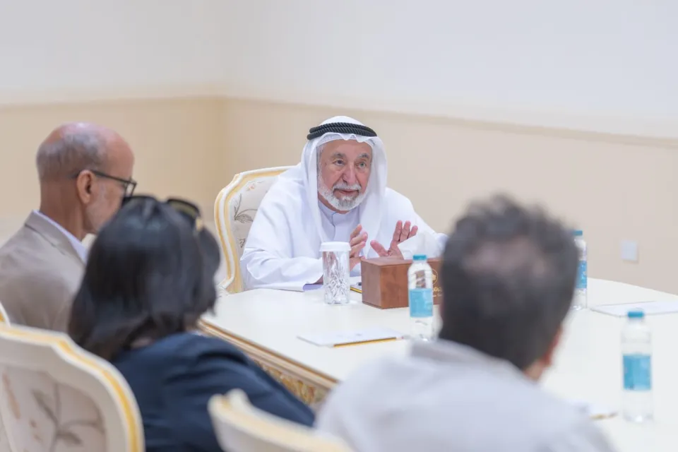 حاكم الشارقة يستقبل مدراء بيوت الشعر في الوطن العربي ويؤكد أهمية دورها الثقافي والإعلامي