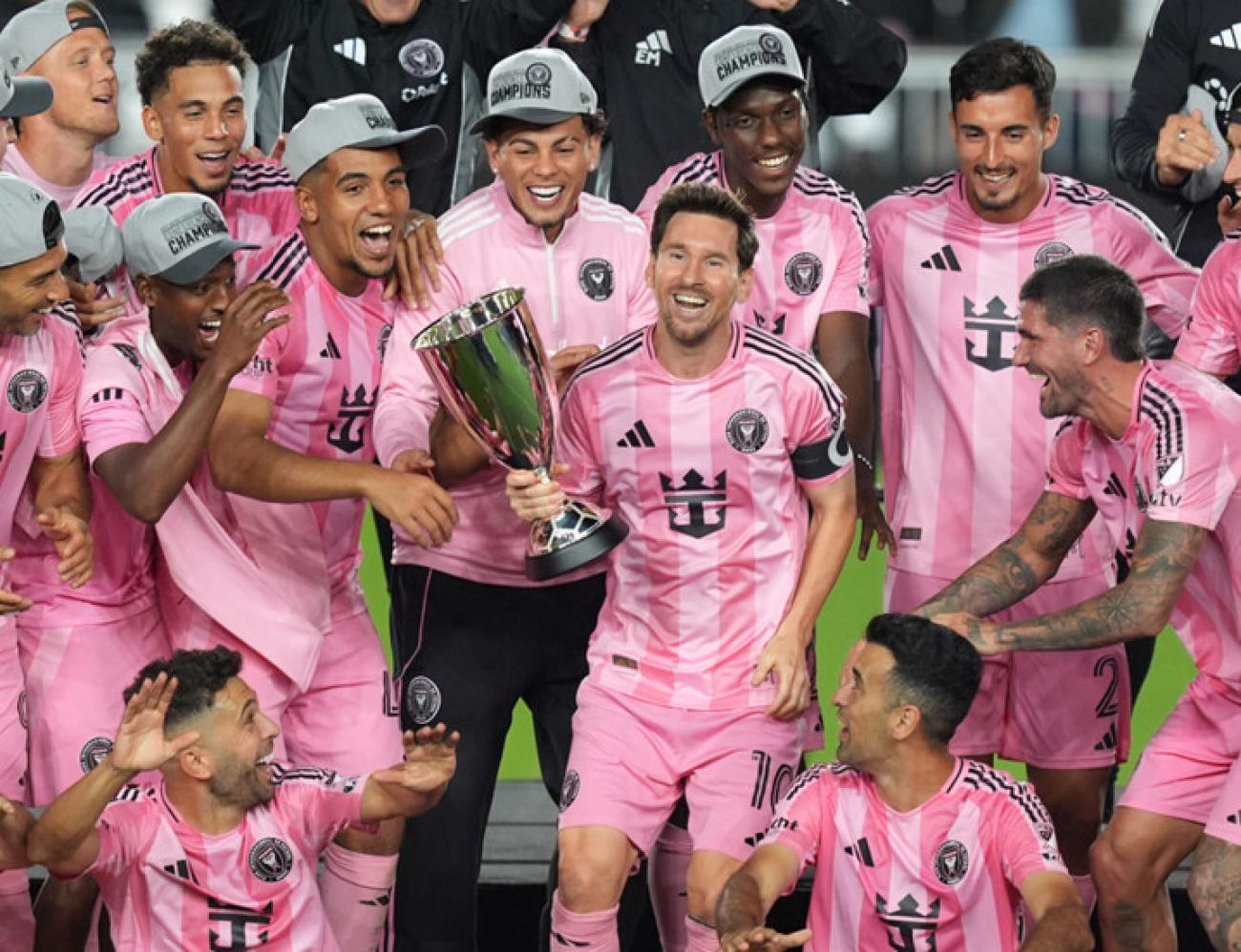 ميسي يقود إنتر ميامي لنهائي الدوري الأمريكي.. ولقطة عناق والدته تخطف الأضواء