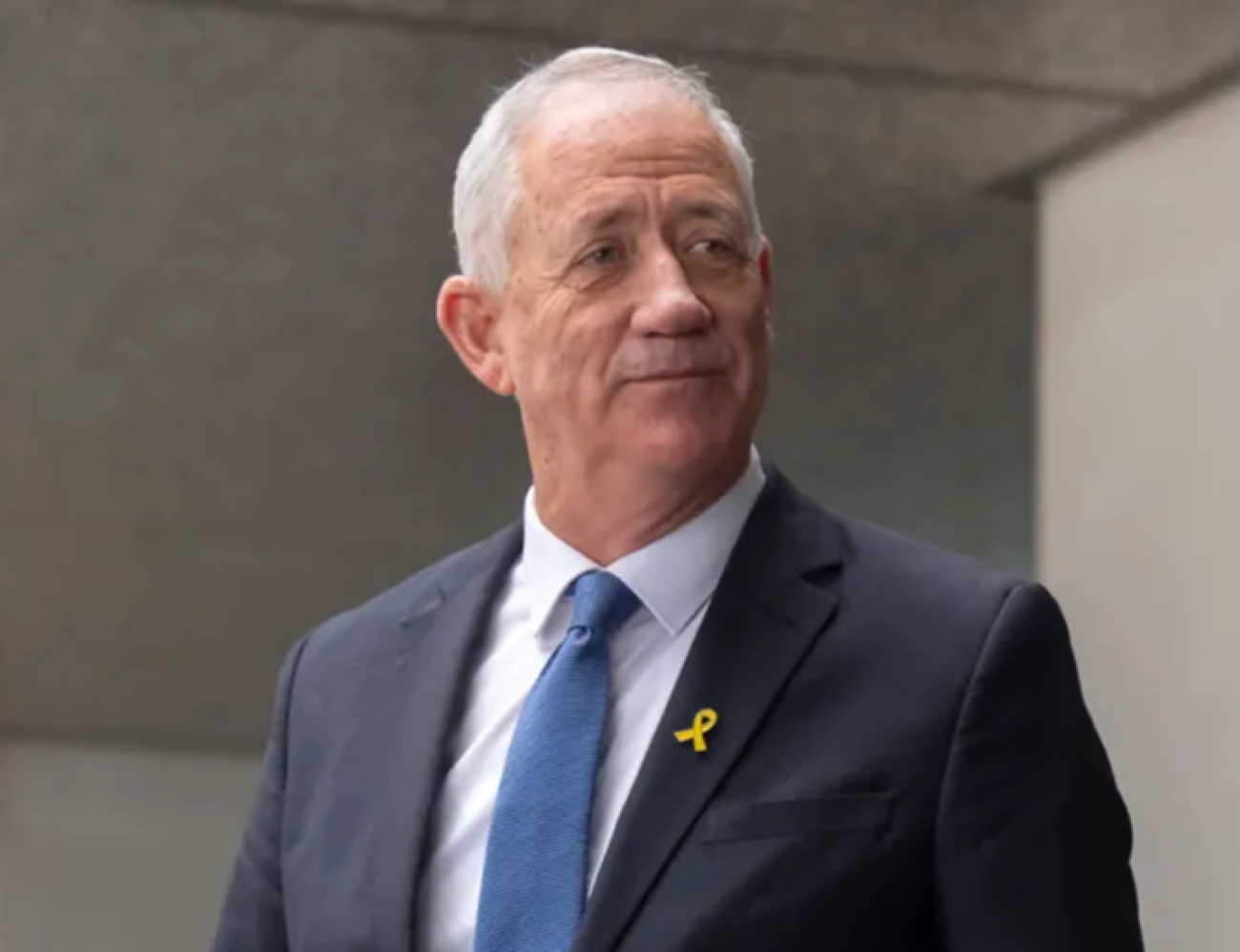 غانتس: طلب نتنياهو للعفو “زائف تماماً” ويهدف لصرف الانتباه عن قانون الإعفاء العسكري