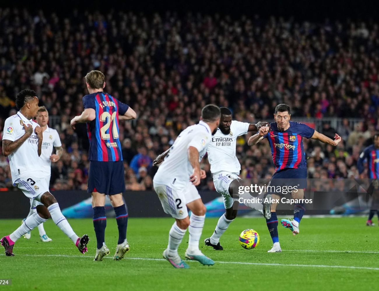 اليوم في الملاعب العالمية: مواجهات نارية في الدوريات الأوروبية وكؤوس إفريقيا ومصر