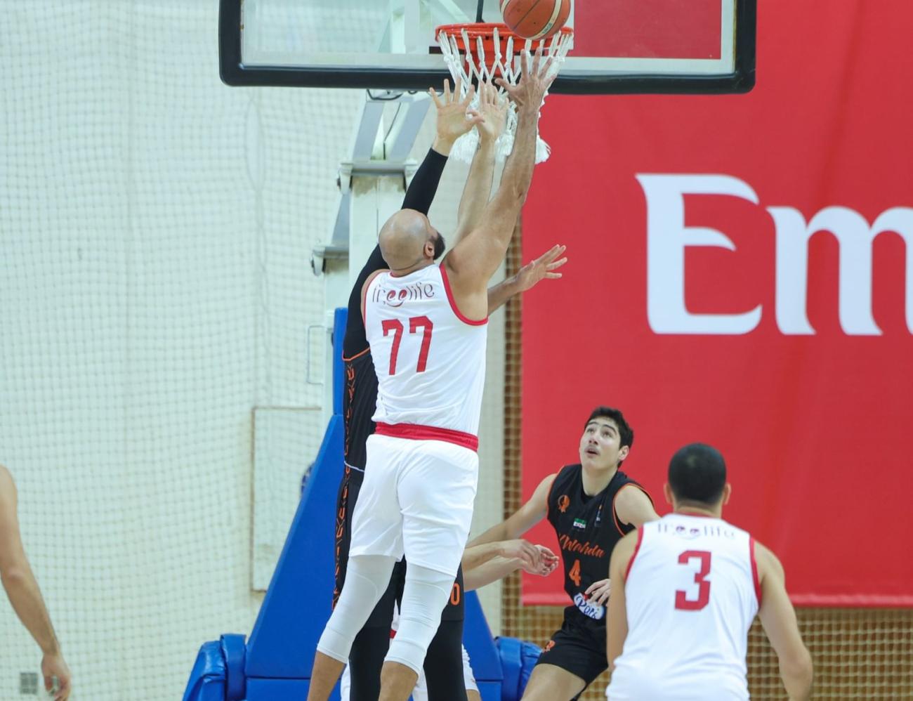  فريقا الإفريقي التونسي وبيروت اللبناني يلتحقان بنصف نهائي دبي لكرة السلة