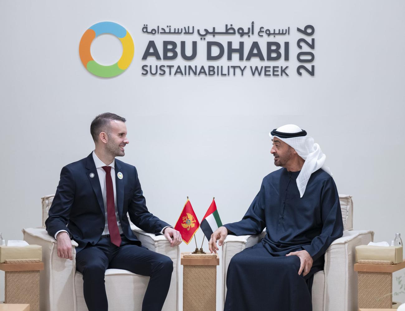 الشيخ محمد بن زايد يلتقي رئيس وزراء مونتينيغرو على هامش أسبوع أبوظبي للاستدامة